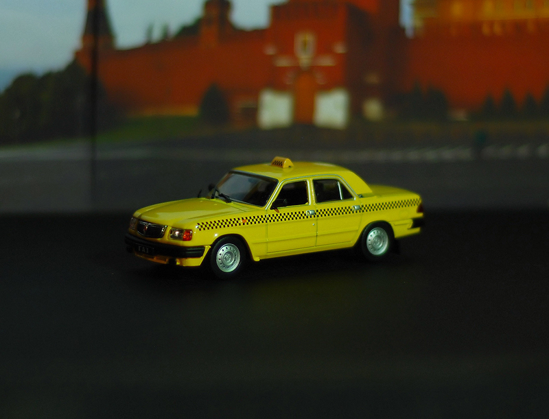 Illustration for article titled Soviet Saturday - Volga 3110 taxi